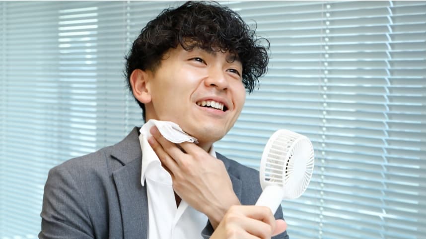 ボディペーパー✕ハンディファンの合わせ技で効率的にクールダウン！